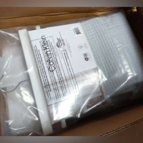 Calvin Klein - Fabric Shower Curtain Luxury Cotton Blend with 12 Button Holes - Picture 8 of 8